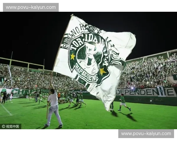 绿茵传奇与涅槃重生：巴竞技与沙佩科恩的足球诗篇